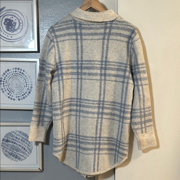 Jessica Simpson Cream Blue Plaid Fuzzy Button-Up Sweater Size S Wool Blend - Picture 2 of 5